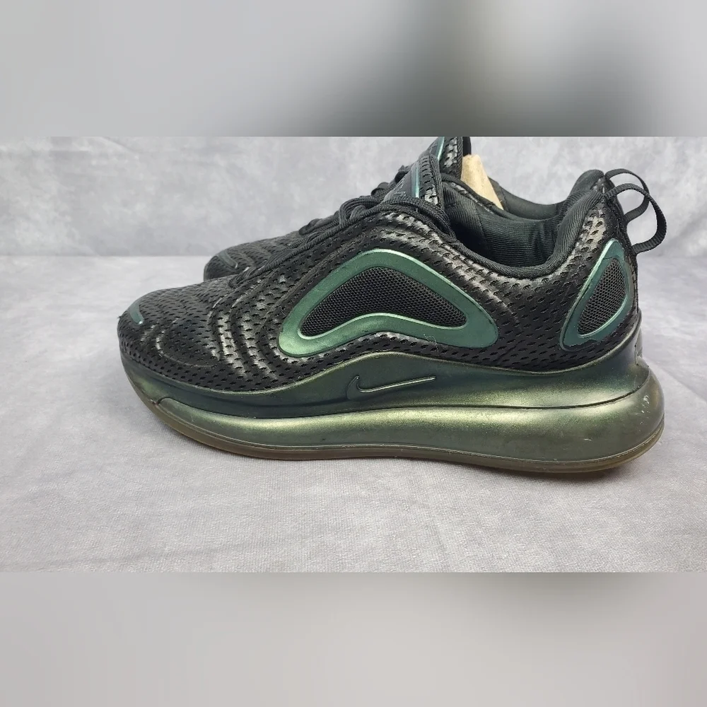 New Nike Air Max 720 Throwback Future AQ3196-003 Size 6.5Y. Msrp $160